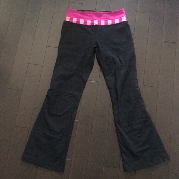 Lululemon flared pant size 4 - Picture 1 of 4